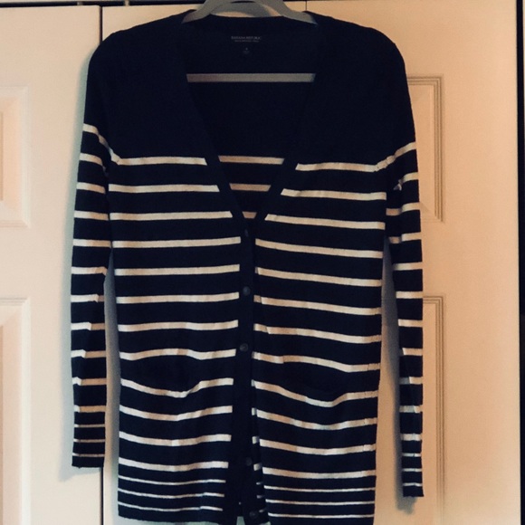 Banana Republic | 100% Merino Wool | Cardigan - Picture 3 of 4